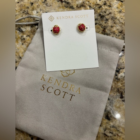 Kendra Scott Ladybug earrings NWT ๐ - Picture 2 of 3